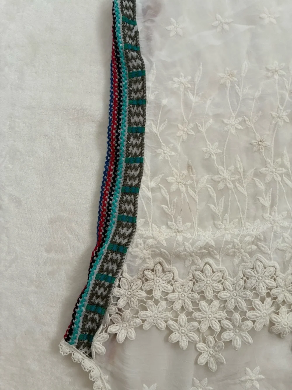 Johnny Was White Sleeveless Embroidered Lace Trim Top - Picture 5 of 5